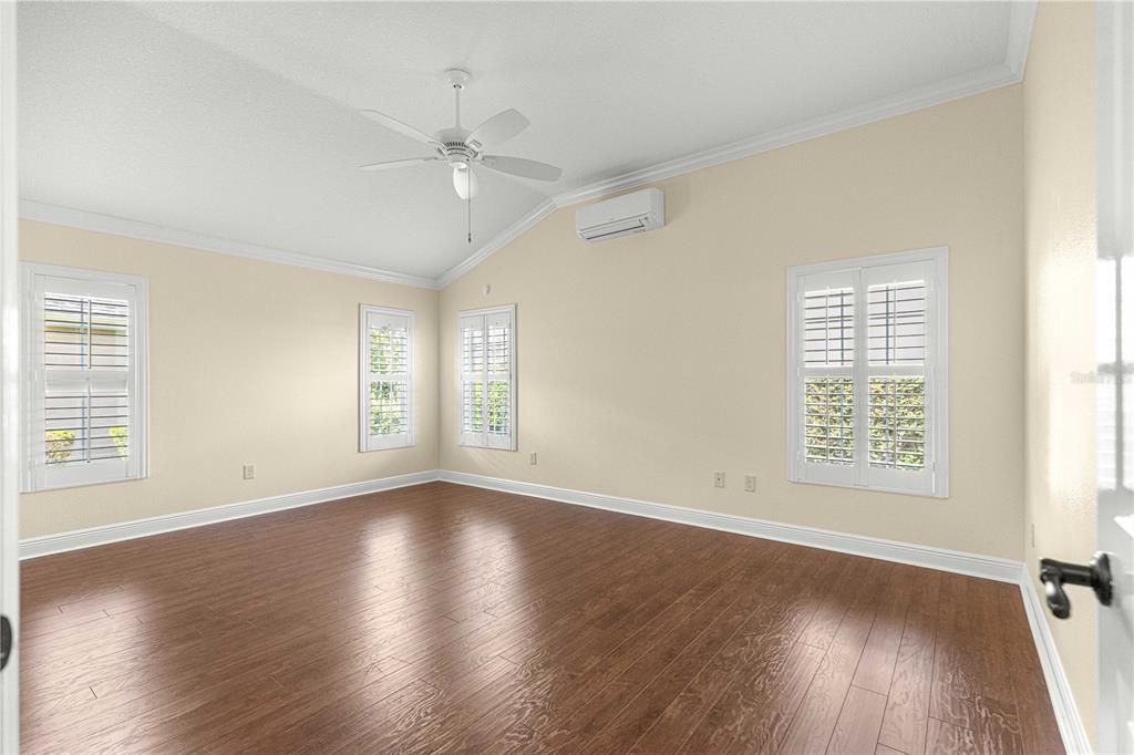 For Sale: $700,000 (4 beds, 2 baths, 2517 Square Feet)