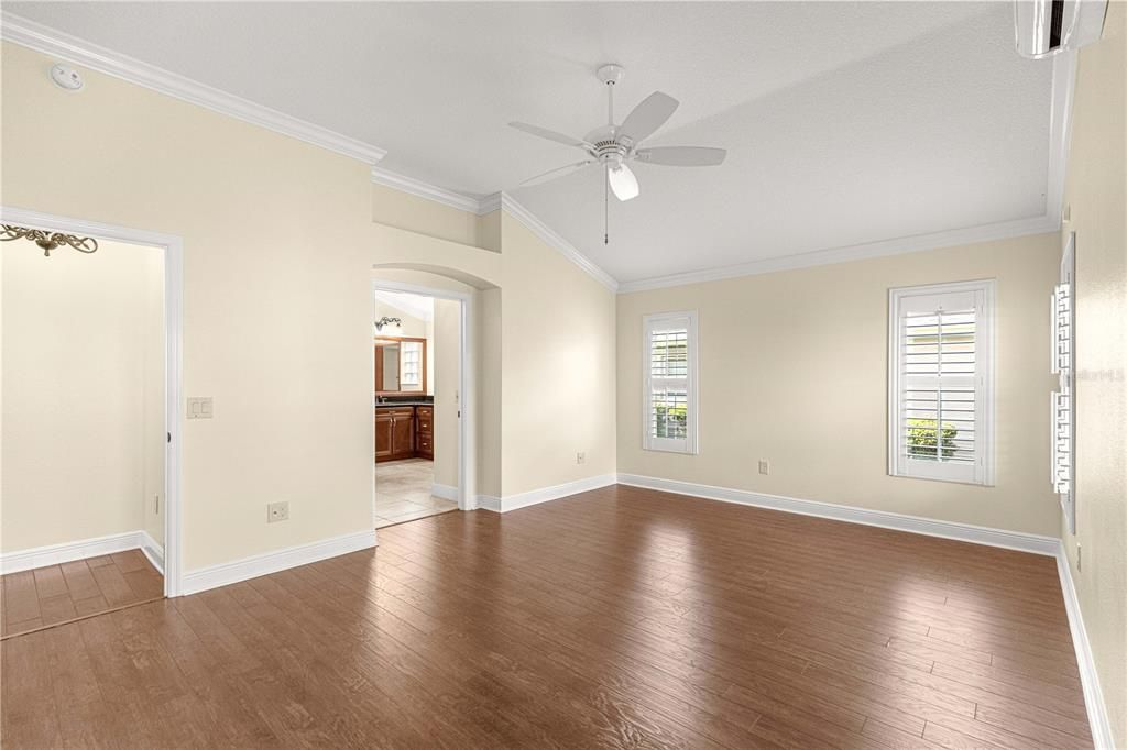 For Sale: $700,000 (4 beds, 2 baths, 2517 Square Feet)