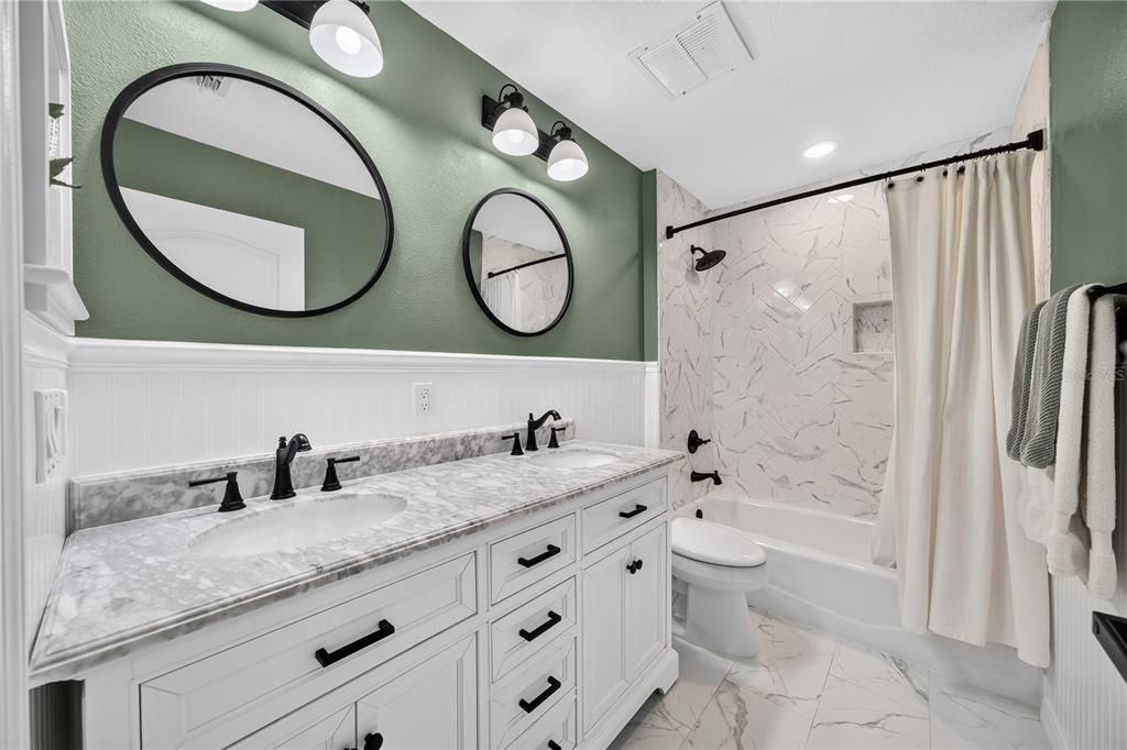 Activo con contrato: $385,000 (3 camas, 2 baños, 1700 Pies cuadrados)