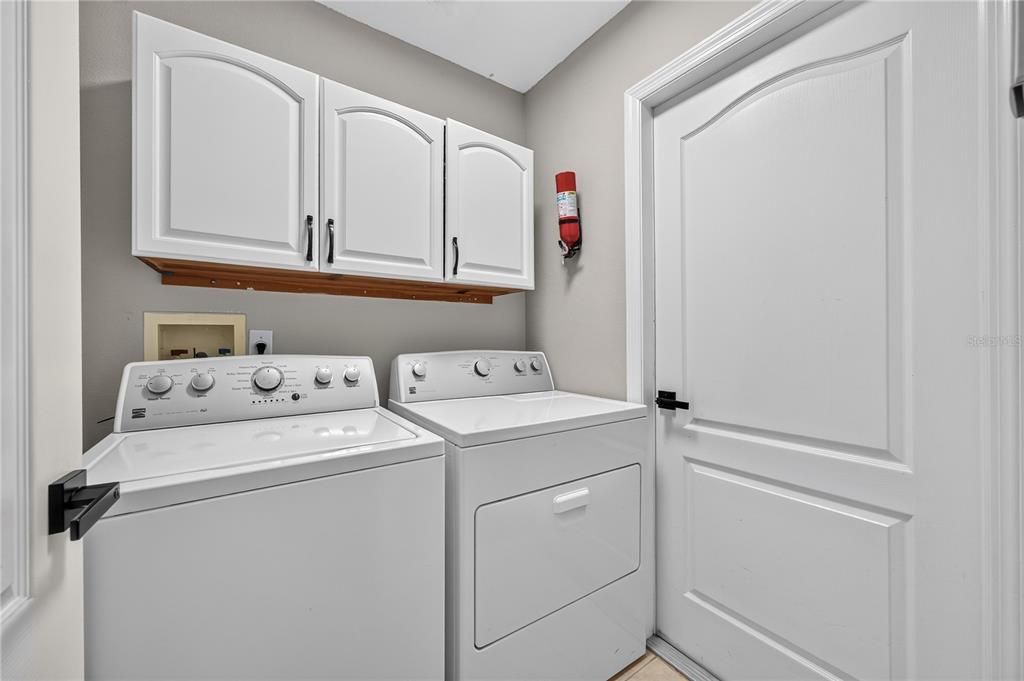 Activo con contrato: $385,000 (3 camas, 2 baños, 1700 Pies cuadrados)