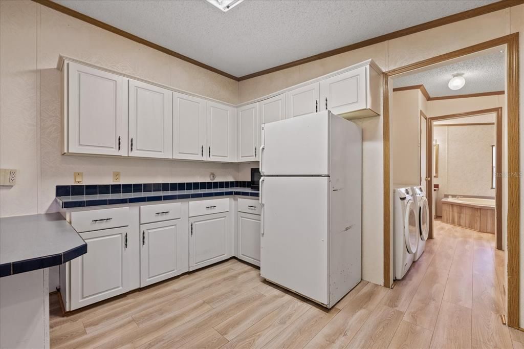 На продажу: $275,000 (3 спален, 2 ванн, 1811 Квадратных фут)