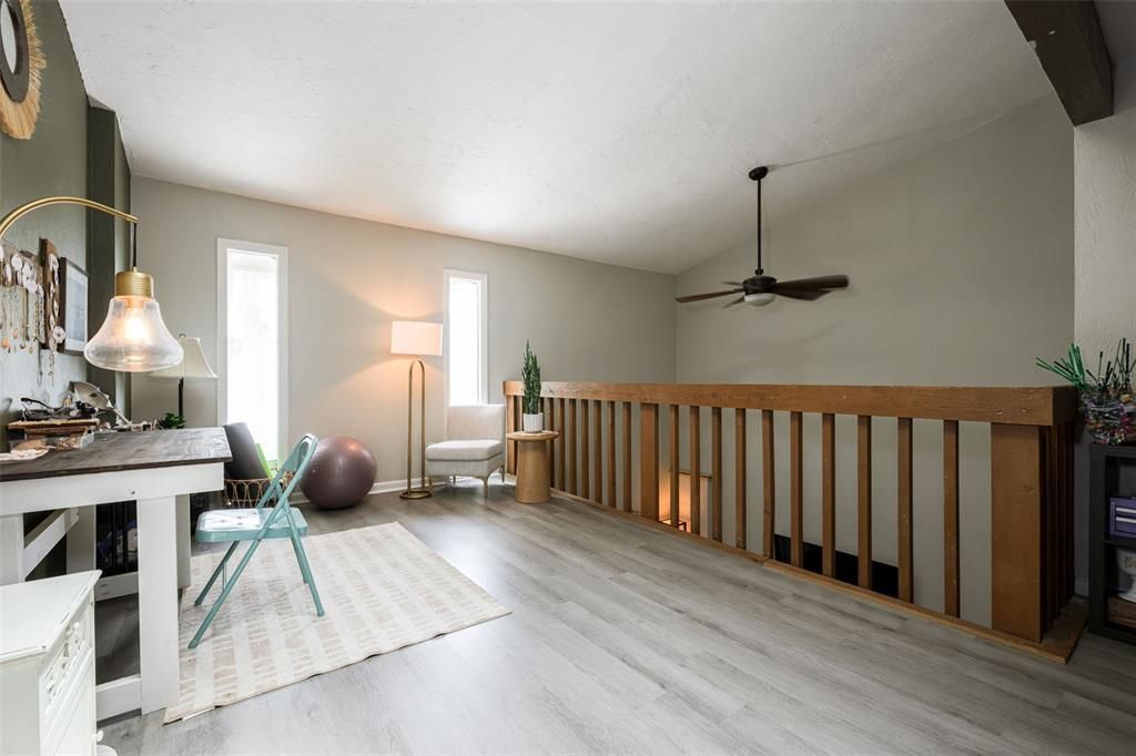 For Sale: $219,900 (2 beds, 2 baths, 1384 Square Feet)