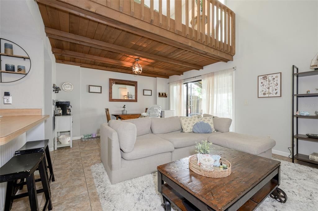 For Sale: $219,900 (2 beds, 2 baths, 1384 Square Feet)