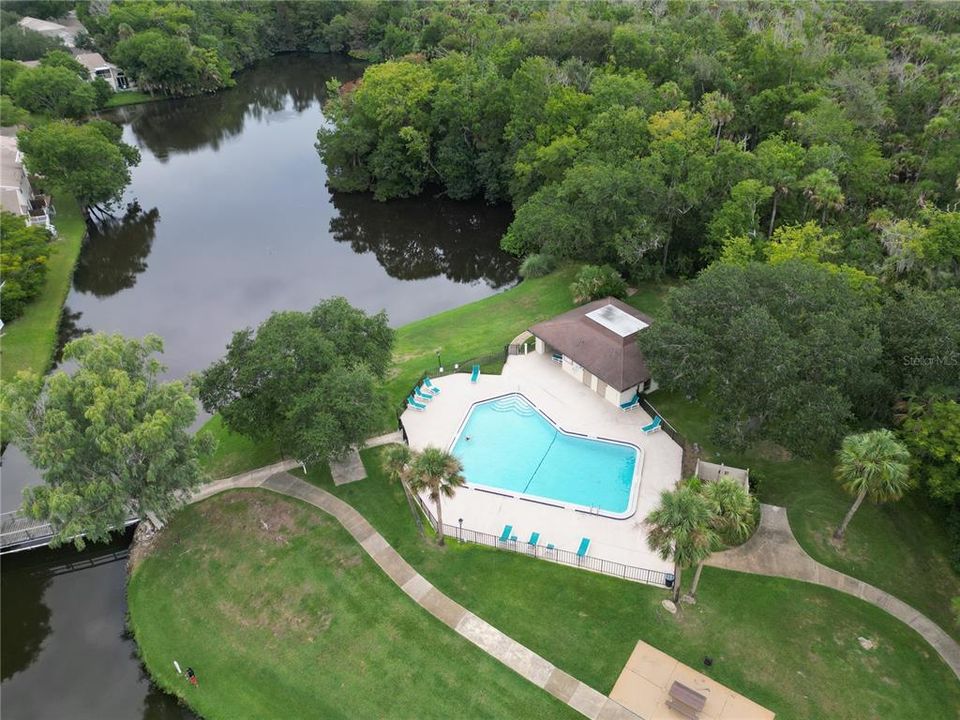 For Sale: $219,900 (2 beds, 2 baths, 1384 Square Feet)