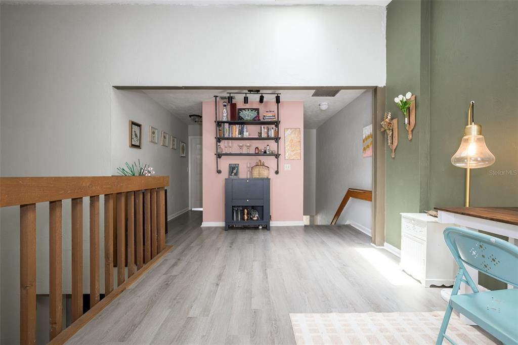 For Sale: $219,900 (2 beds, 2 baths, 1384 Square Feet)
