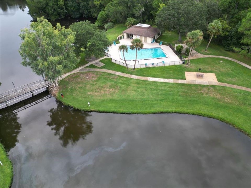 For Sale: $219,900 (2 beds, 2 baths, 1384 Square Feet)