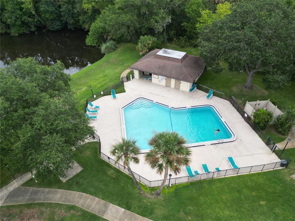 For Sale: $219,900 (2 beds, 2 baths, 1384 Square Feet)