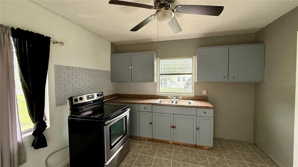 For Rent: $1,170 (1 beds, 1 baths, 576 Square Feet)