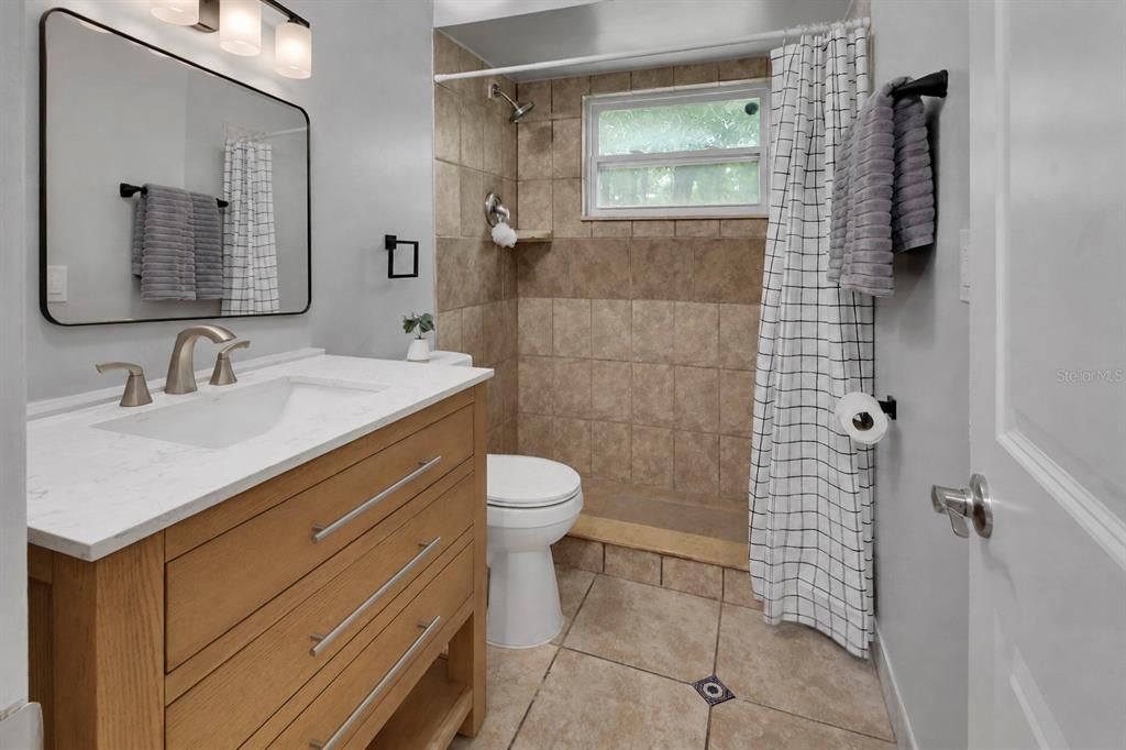 En Venta: $249,900 (2 camas, 1 baños, 920 Pies cuadrados)