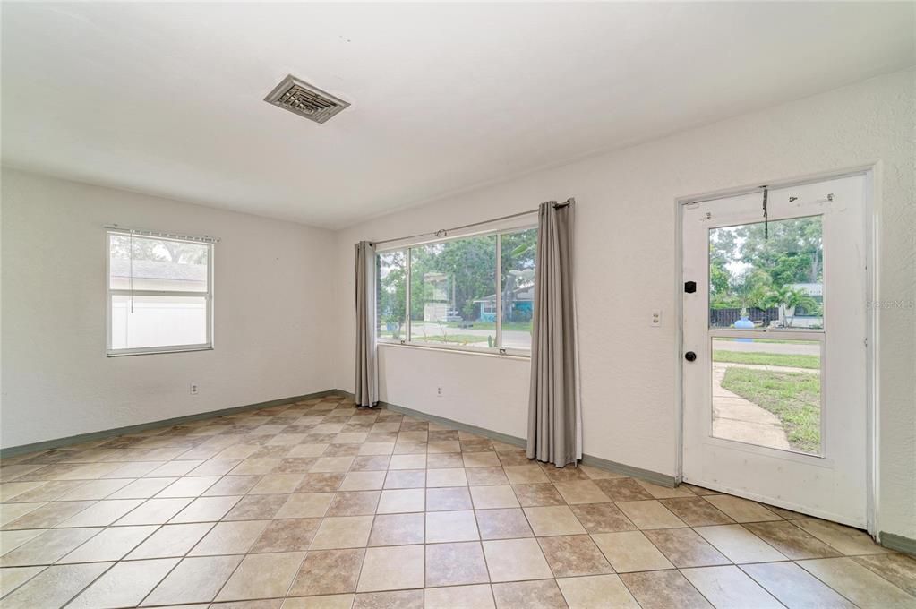 For Sale: $475,000 (4 beds, 2 baths, 2084 Square Feet)