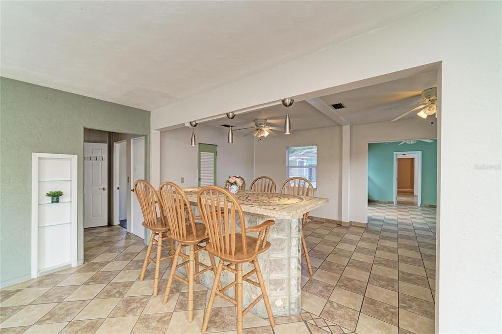 For Sale: $475,000 (4 beds, 2 baths, 2084 Square Feet)