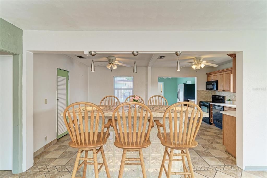 For Sale: $475,000 (4 beds, 2 baths, 2084 Square Feet)