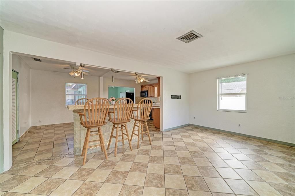 For Sale: $475,000 (4 beds, 2 baths, 2084 Square Feet)