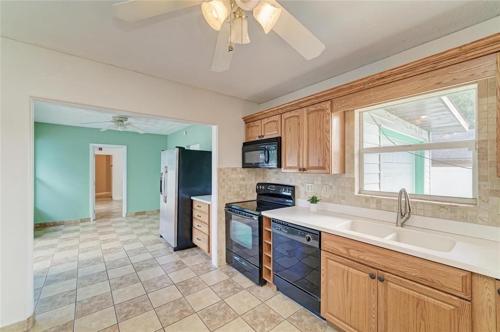 For Sale: $475,000 (4 beds, 2 baths, 2084 Square Feet)