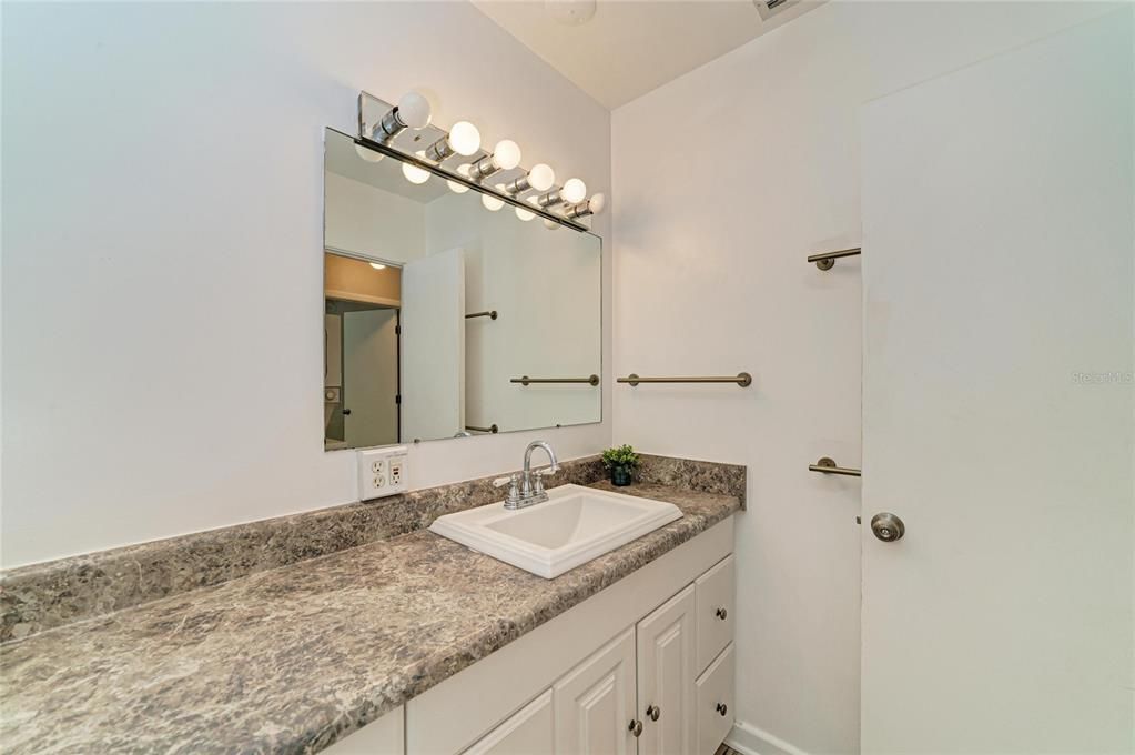 For Sale: $475,000 (4 beds, 2 baths, 2084 Square Feet)