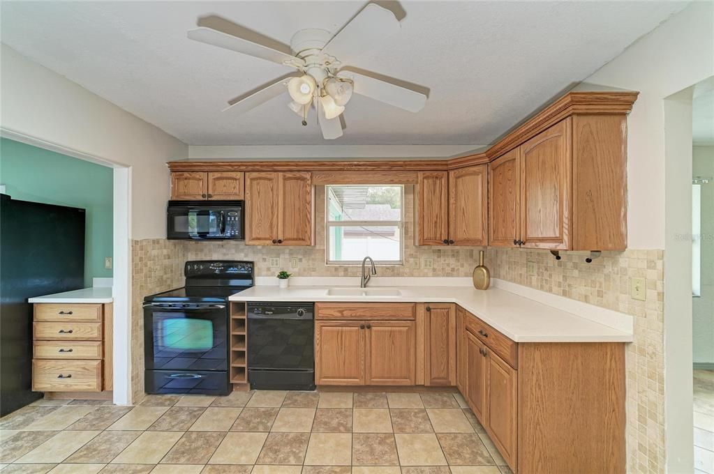 For Sale: $475,000 (4 beds, 2 baths, 2084 Square Feet)
