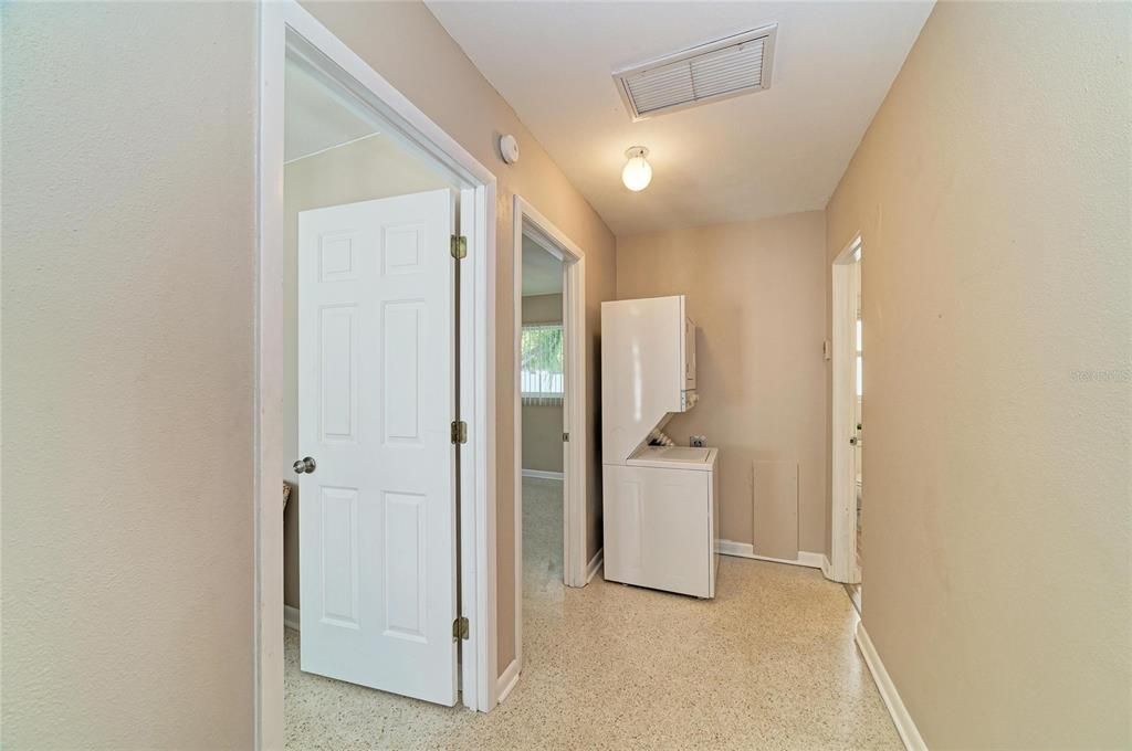 For Sale: $475,000 (4 beds, 2 baths, 2084 Square Feet)