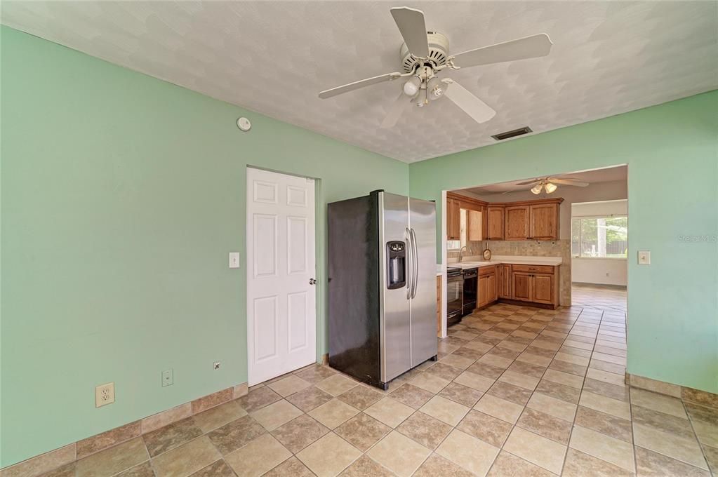 For Sale: $475,000 (4 beds, 2 baths, 2084 Square Feet)