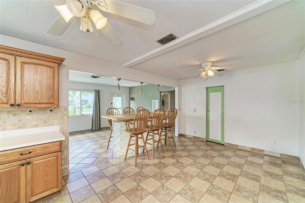 For Sale: $475,000 (4 beds, 2 baths, 2084 Square Feet)