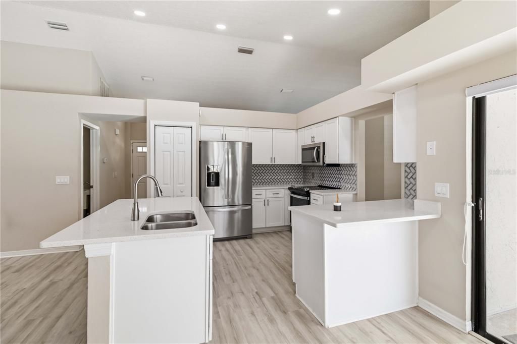 For Rent: $2,999 (3 beds, 2 baths, 1942 Square Feet)