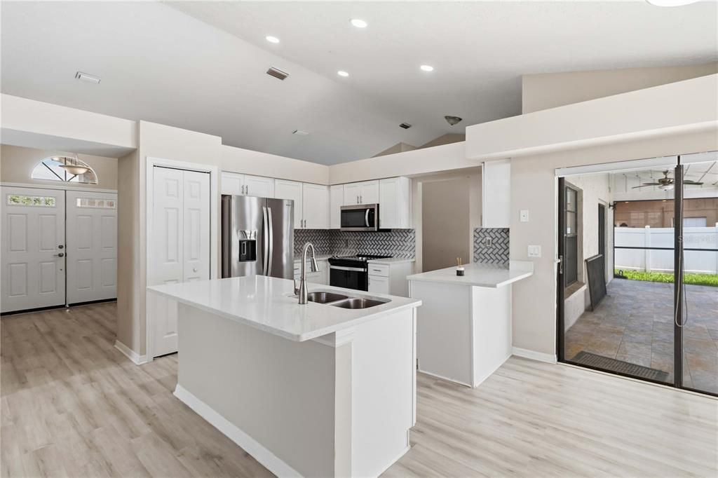 For Rent: $2,999 (3 beds, 2 baths, 1942 Square Feet)