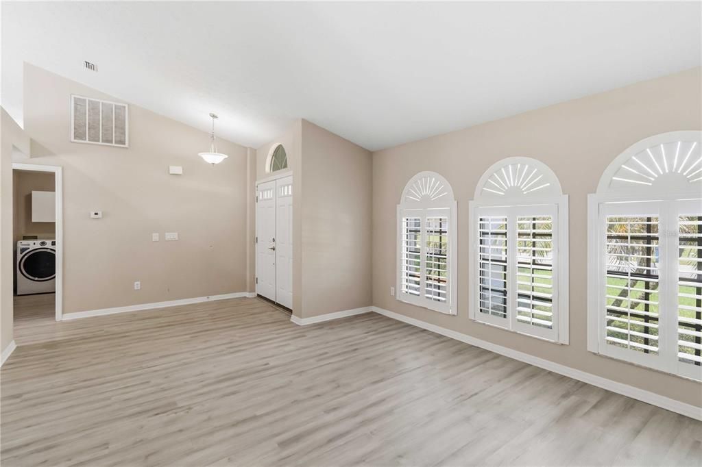 For Rent: $2,999 (3 beds, 2 baths, 1942 Square Feet)