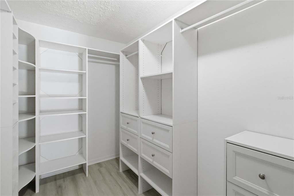 For Rent: $2,999 (3 beds, 2 baths, 1942 Square Feet)