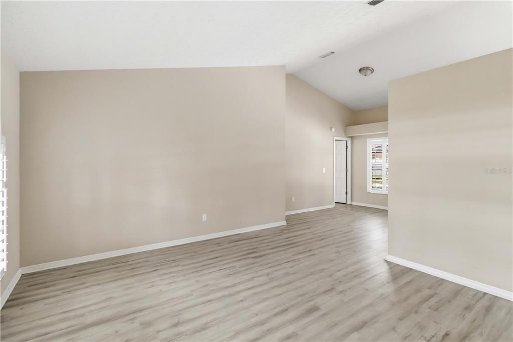 For Rent: $2,999 (3 beds, 2 baths, 1942 Square Feet)