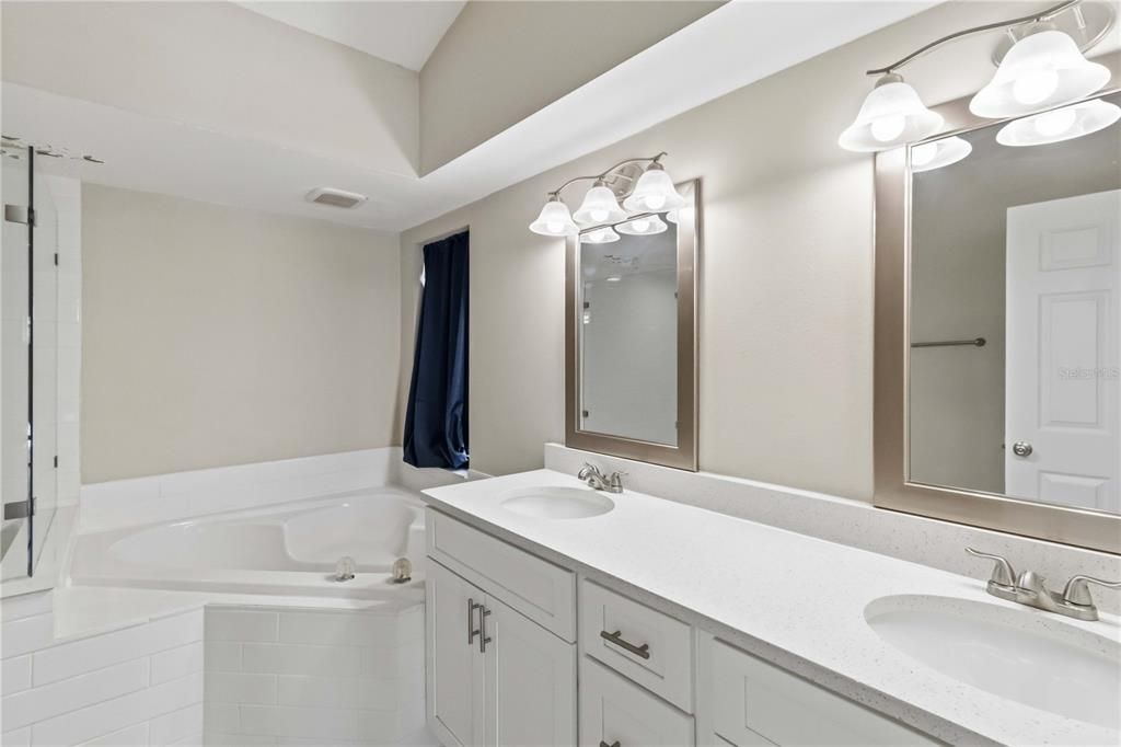 For Rent: $2,999 (3 beds, 2 baths, 1942 Square Feet)