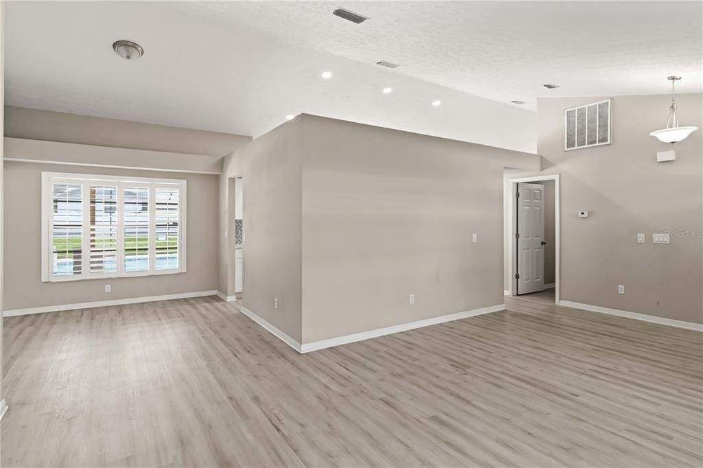 For Rent: $2,999 (3 beds, 2 baths, 1942 Square Feet)
