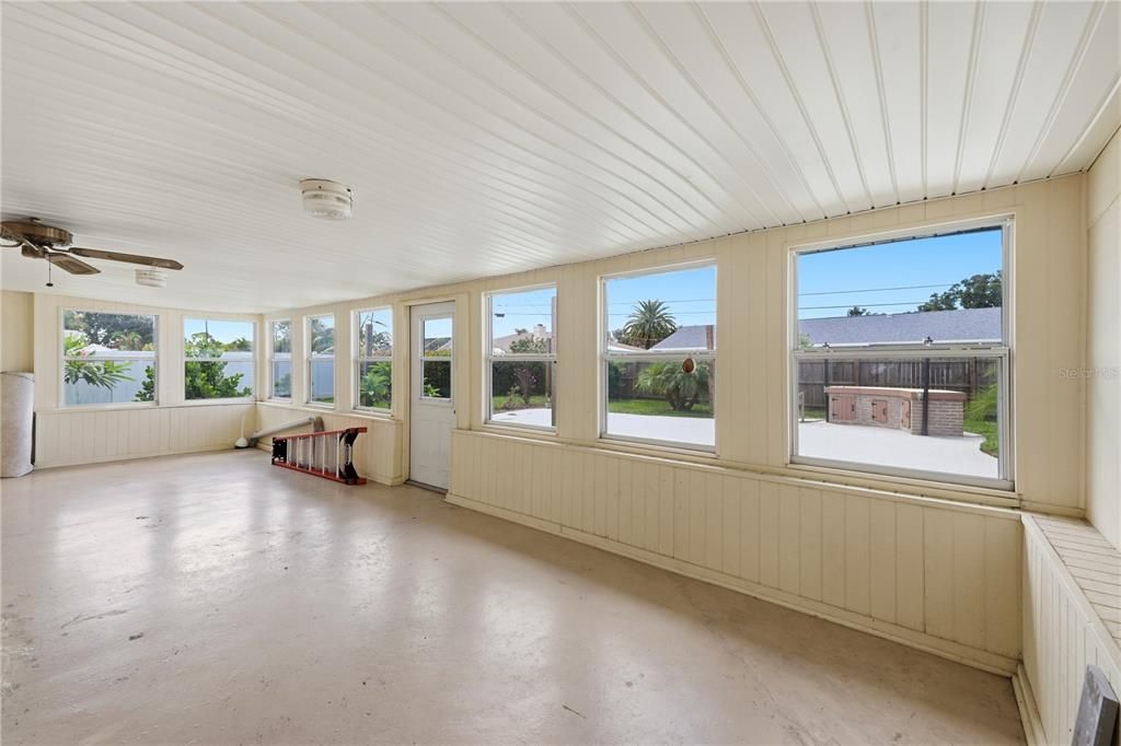 For Sale: $347,000 (2 beds, 2 baths, 1419 Square Feet)