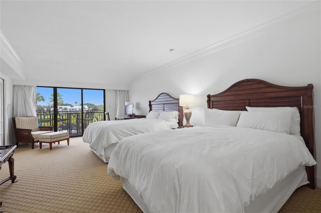 For Sale: $264,900 (2 beds, 2 baths, 1400 Square Feet)