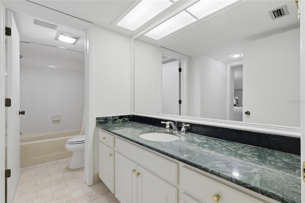 For Sale: $264,900 (2 beds, 2 baths, 1400 Square Feet)