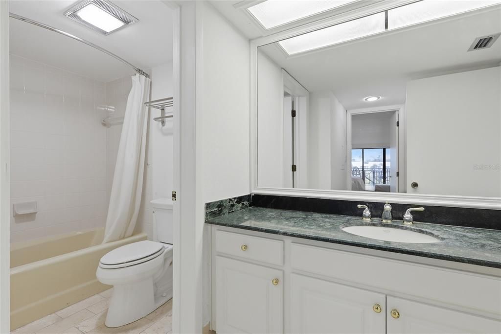 For Sale: $264,900 (2 beds, 2 baths, 1400 Square Feet)