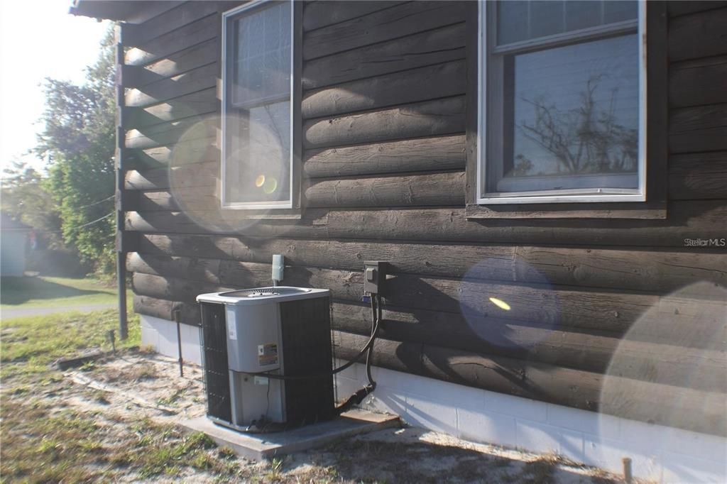 For Rent: $1,600 (2 beds, 1 baths, 1039 Square Feet)