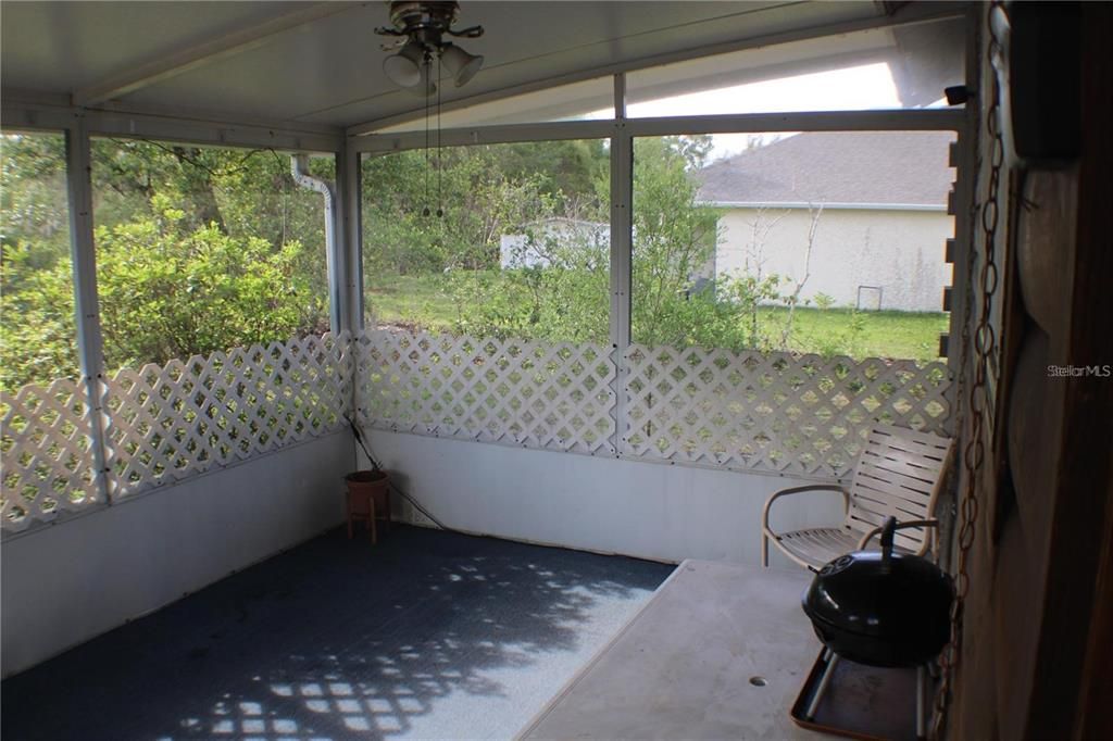 For Rent: $1,600 (2 beds, 1 baths, 1039 Square Feet)