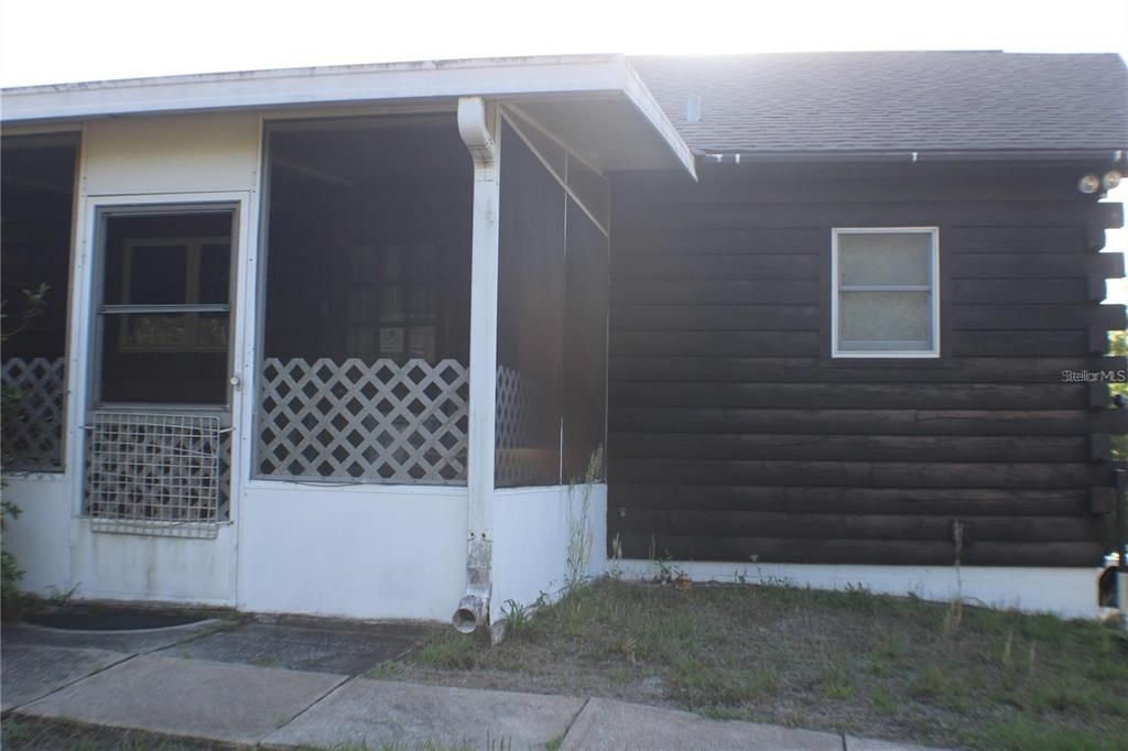 For Rent: $1,600 (2 beds, 1 baths, 1039 Square Feet)