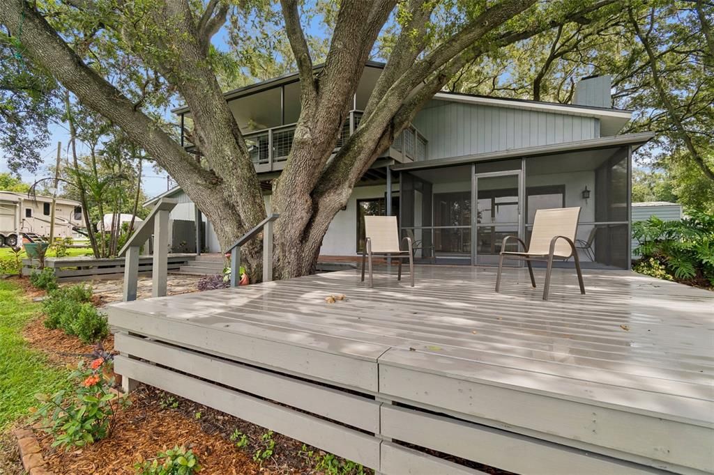 For Sale: $549,900 (3 beds, 2 baths, 1659 Square Feet)