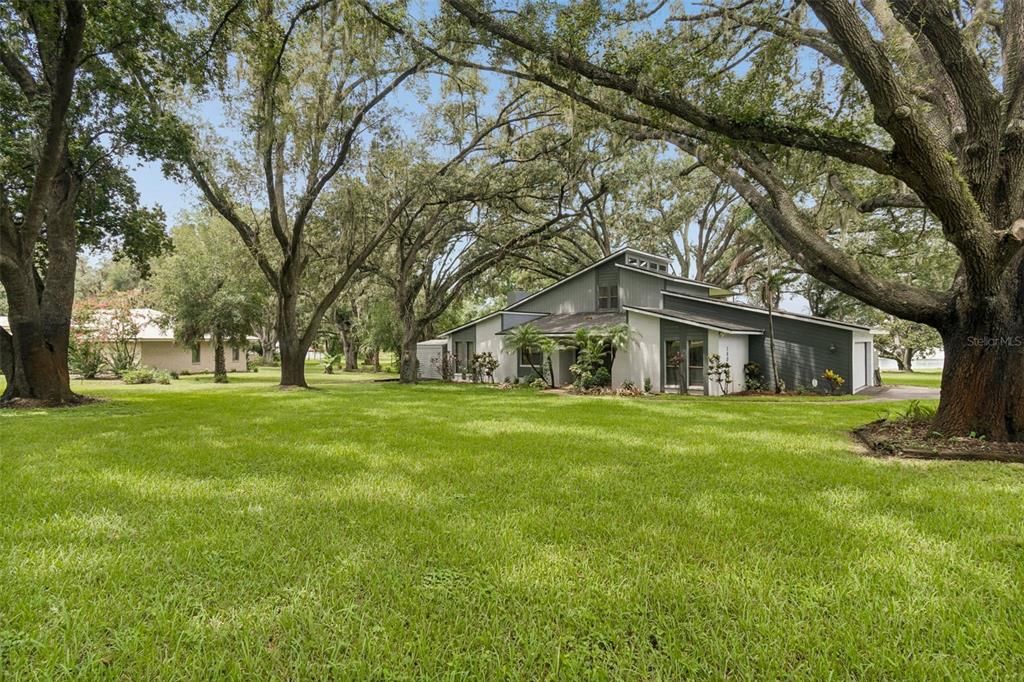 For Sale: $549,900 (3 beds, 2 baths, 1659 Square Feet)