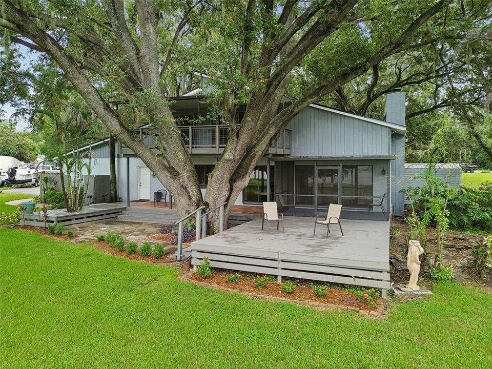 For Sale: $549,900 (3 beds, 2 baths, 1659 Square Feet)
