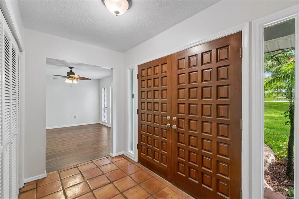 For Sale: $549,900 (3 beds, 2 baths, 1659 Square Feet)