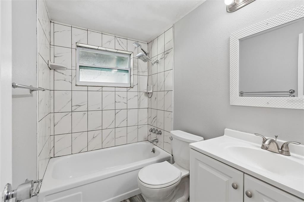 En Venta: $250,000 (2 camas, 2 baños, 1088 Pies cuadrados)