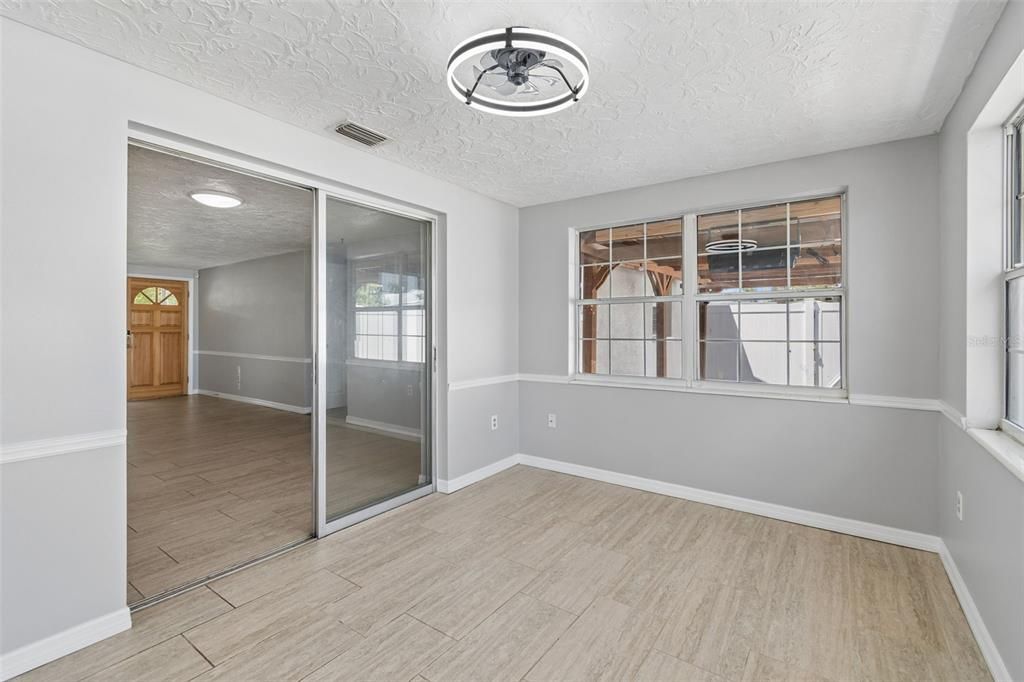 En Venta: $250,000 (2 camas, 2 baños, 1088 Pies cuadrados)