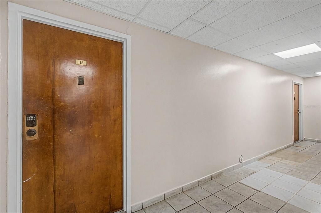 For Sale: $350,000 (2 beds, 2 baths, 1037 Square Feet)