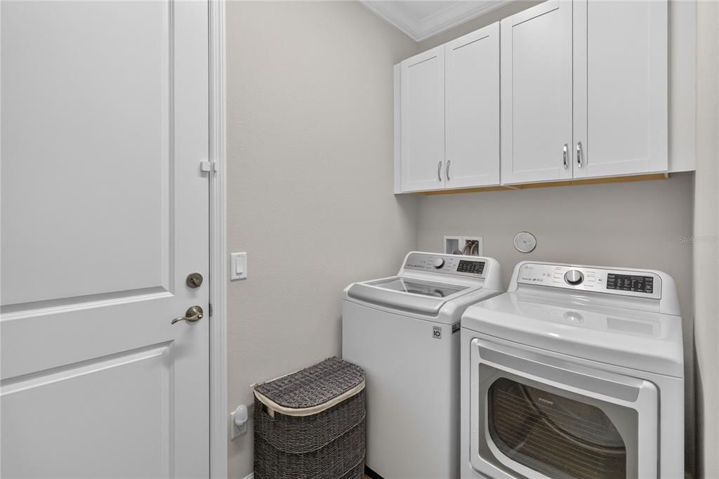 For Sale: $699,900 (2 beds, 2 baths, 2116 Square Feet)