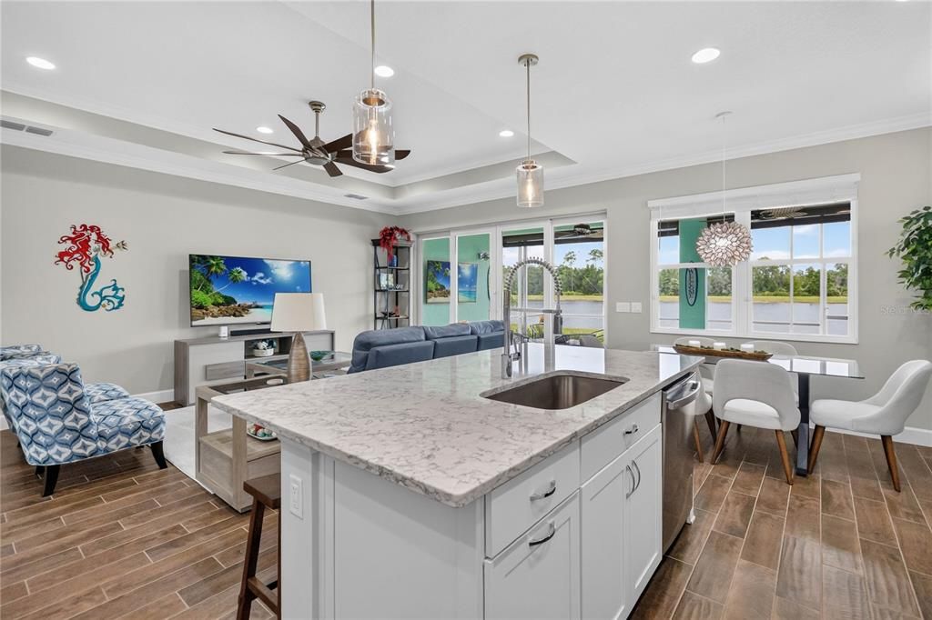 For Sale: $699,900 (2 beds, 2 baths, 2116 Square Feet)