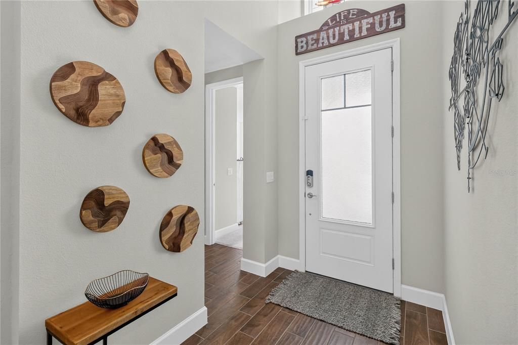 For Sale: $699,900 (2 beds, 2 baths, 2116 Square Feet)