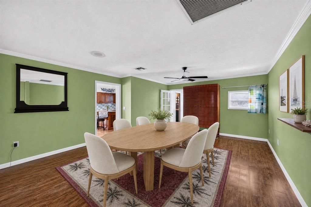 For Sale: $750,000 (5 beds, 5 baths, 3358 Square Feet)
