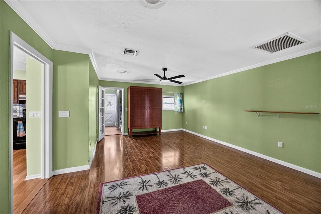 For Sale: $750,000 (5 beds, 5 baths, 3358 Square Feet)