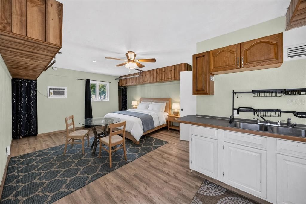 For Sale: $750,000 (5 beds, 5 baths, 3358 Square Feet)